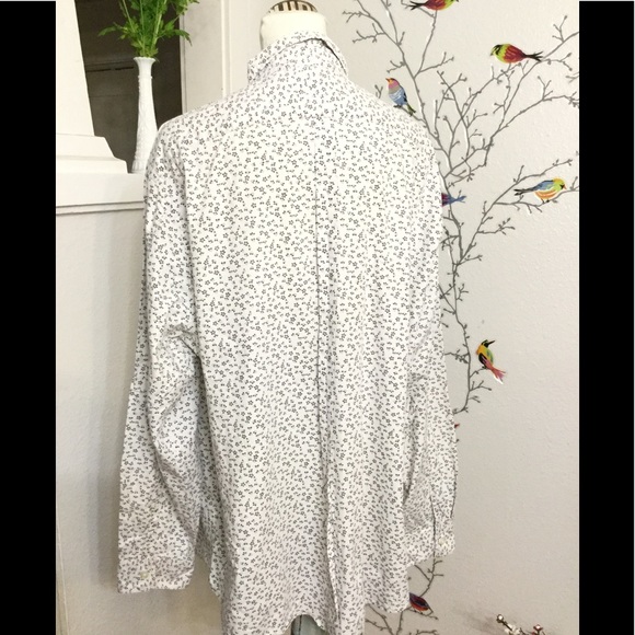 Threads & Heirs White Gray Floral Button Down - Picture 4 of 8